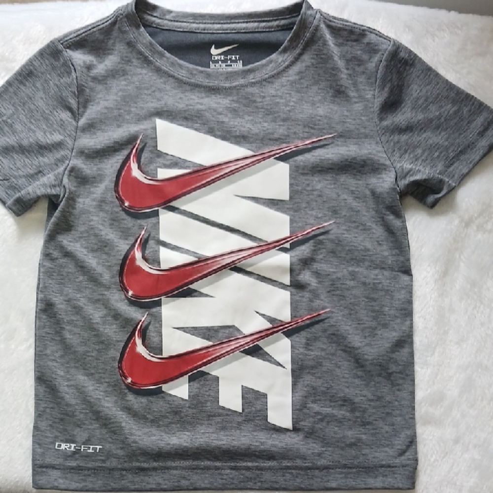 Nike Gray and Red Short Sleeve Tee